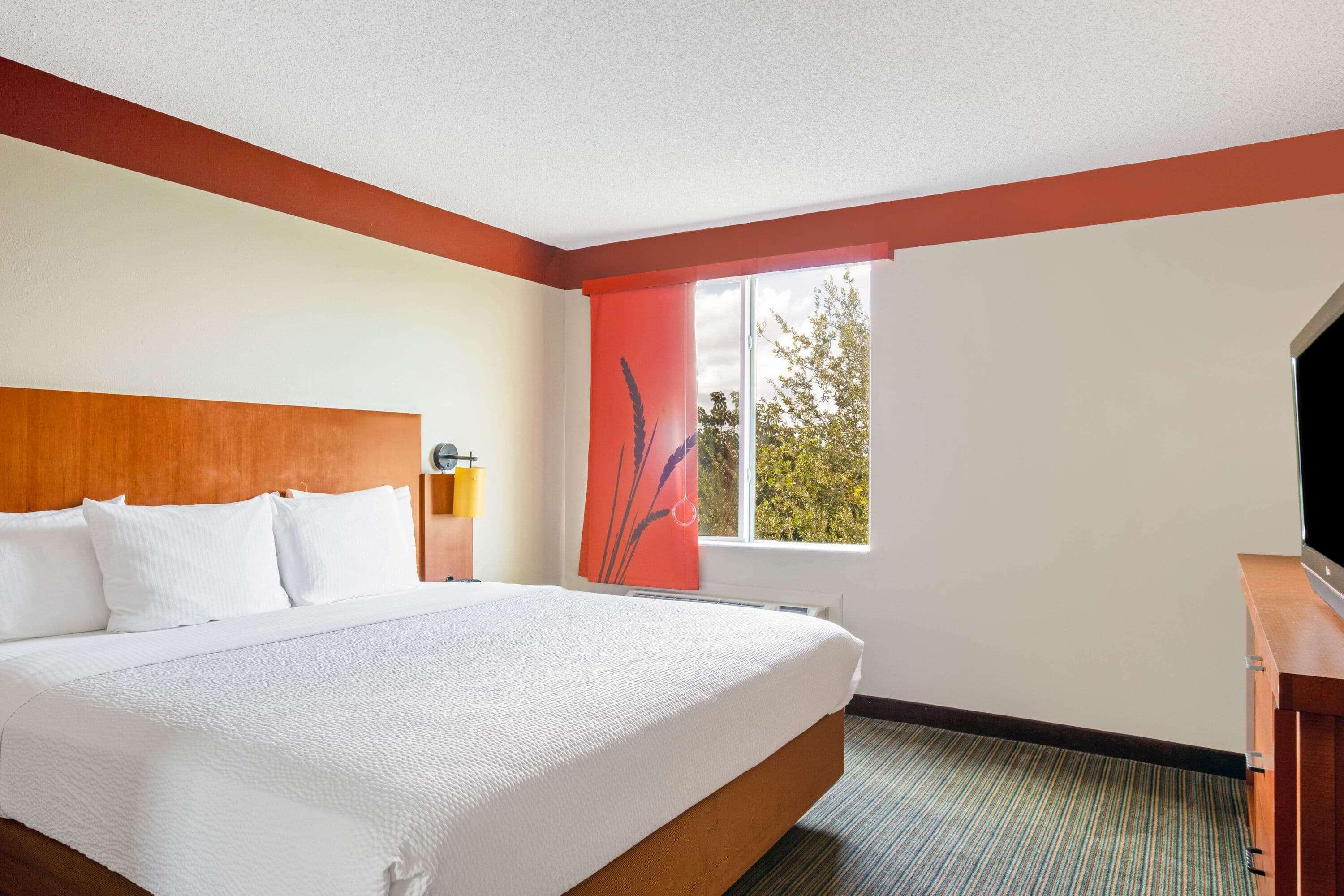 La Quinta By Wyndham Miami Cutler Bay Hotel Exterior photo