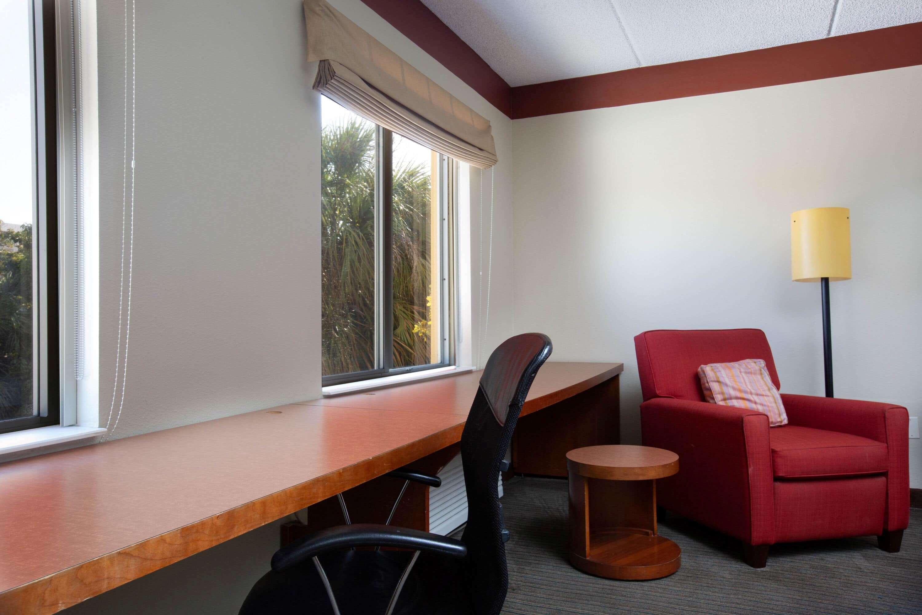 La Quinta By Wyndham Miami Cutler Bay Hotel Exterior photo