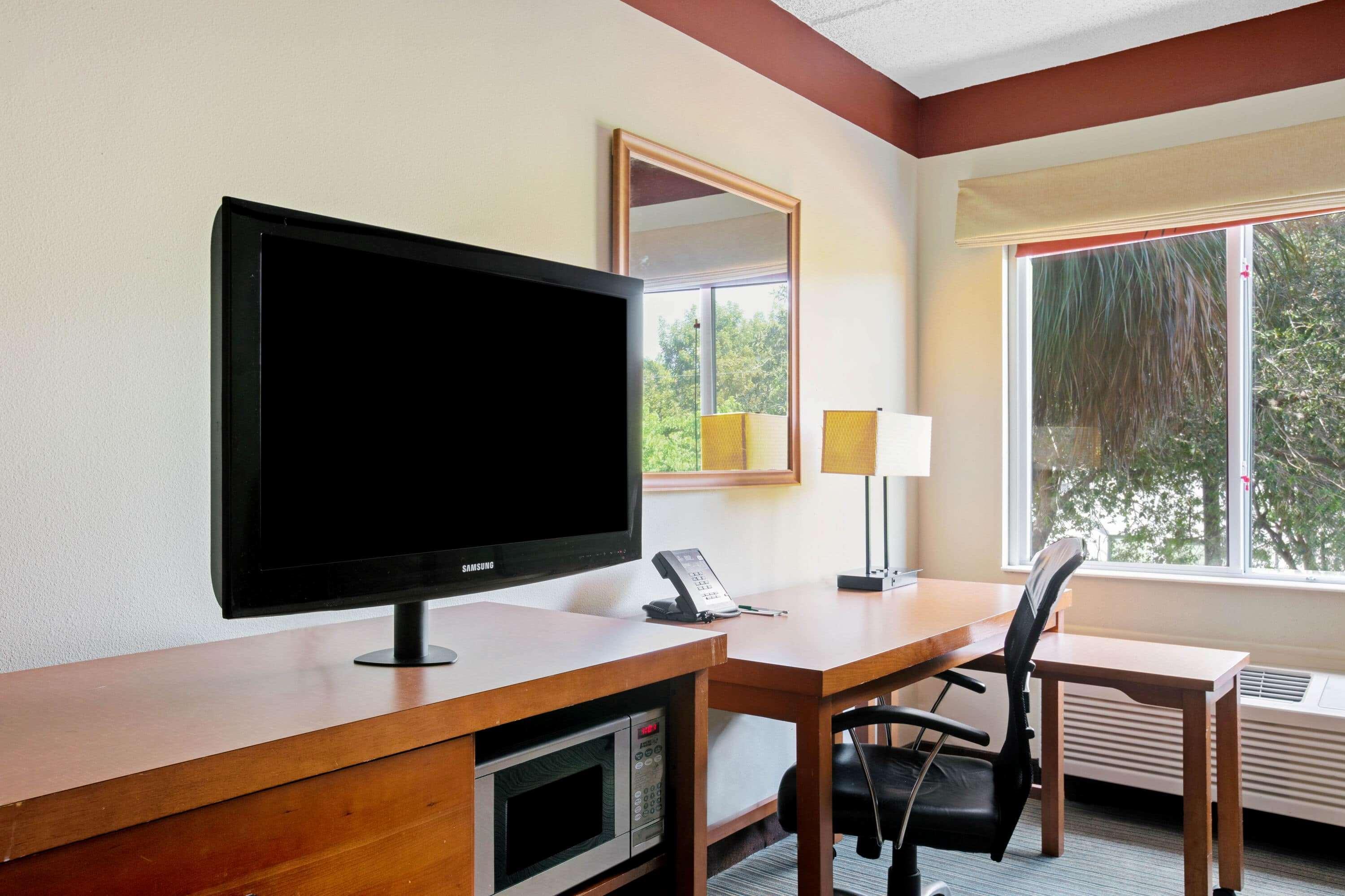 La Quinta By Wyndham Miami Cutler Bay Hotel Exterior photo