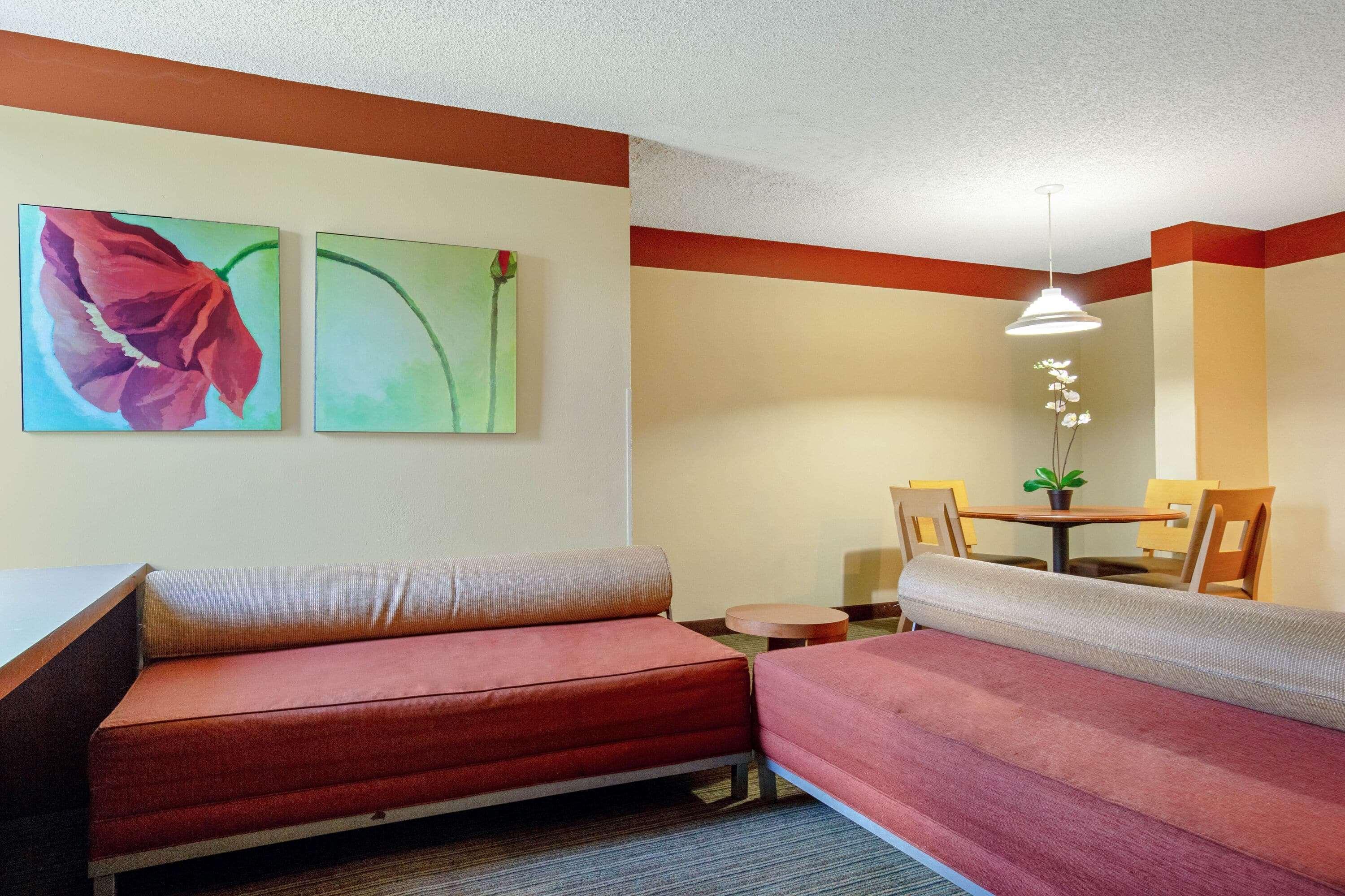 La Quinta By Wyndham Miami Cutler Bay Hotel Exterior photo